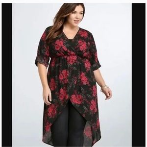 TORRID Georgette High Low Black Floral Chiffon Sheer Tunic Top size 3